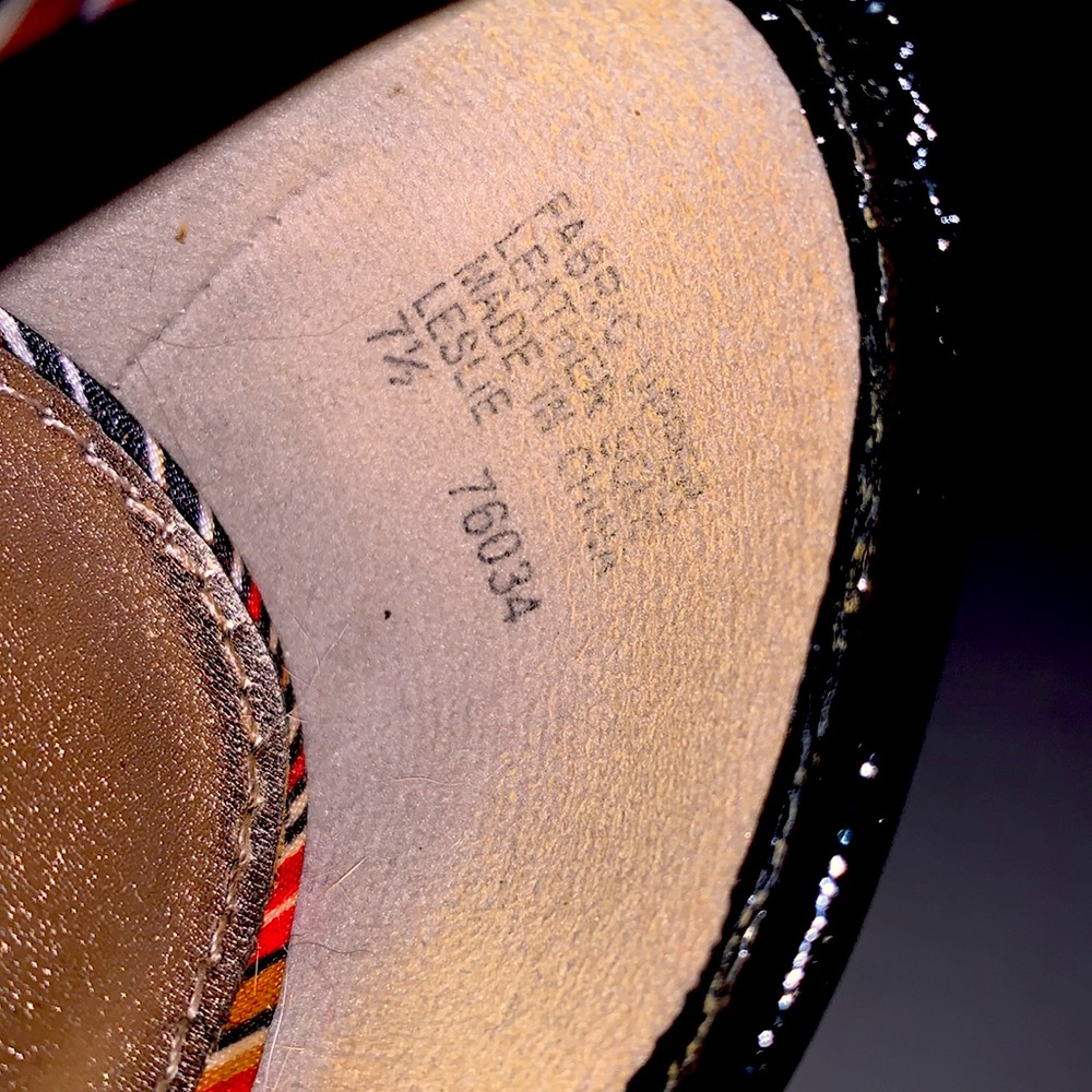 Unlisted Side Cutout Striped heals - Picture 11 of 13